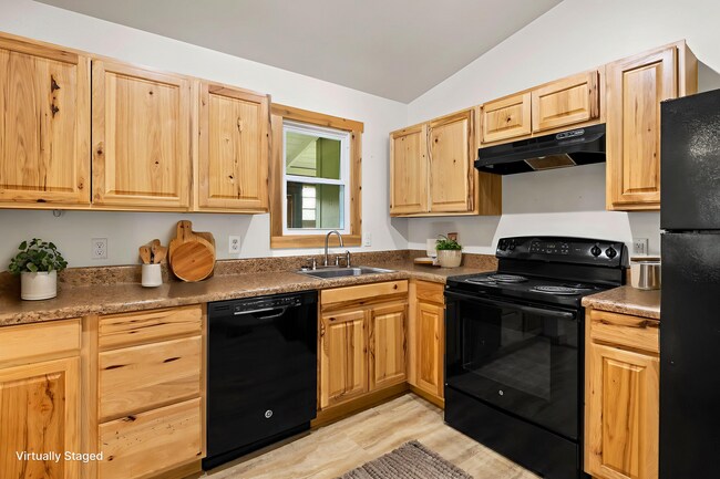 Foto del edificio - Unique 2-Bedroom, 1-Bathroom with Loft Space and Fenced-In Yard in Oakley