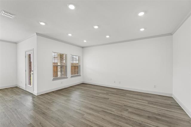 Building Photo - 544 Oak Crk Dr