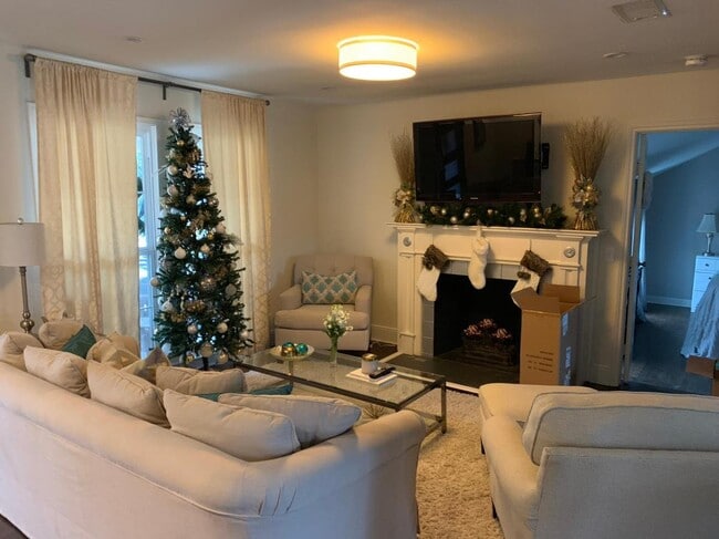 Foto del edificio - 5027 Wenonah Dr