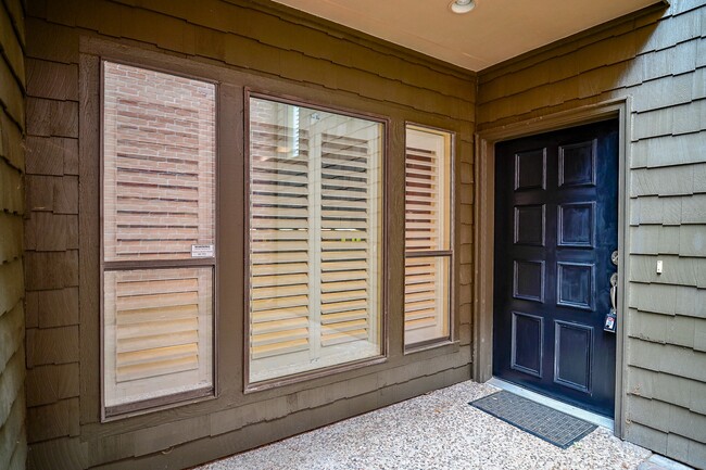 Building Photo - 294 Sugar Berry Cir