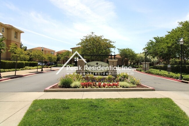 Building Photo - Very Nice 1bd/1ba North Natomas Condo with...