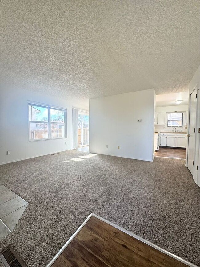 Foto del edificio - 3 Bedroom Single Family Home in SW Loveland.