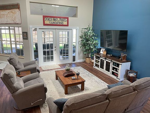 Building Photo - 3928 Tanglewood Cir