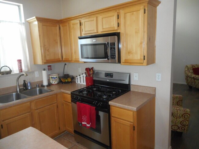 Foto del edificio - 6031 Camden Lake St