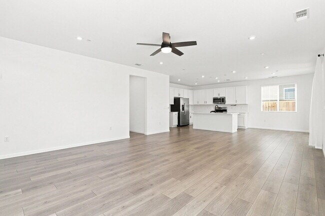 Building Photo - 516 Silver Cloud Ct