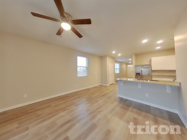 Foto del edificio - 9150 War Eagles Way