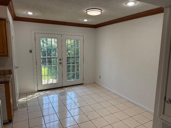 Building Photo - 6598 Coveview Ct