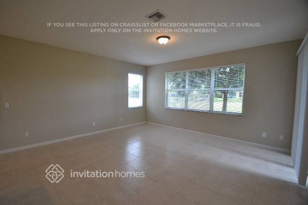 Foto del edificio - 5301 Island Gypsy Dr