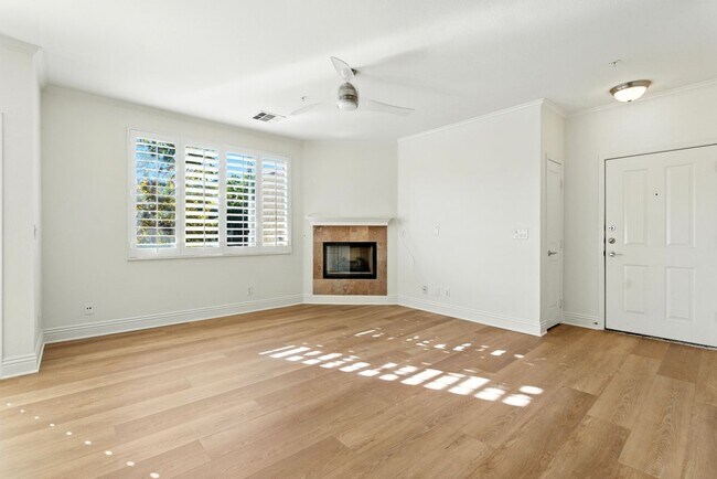Foto del edificio - 22681 Oakgrove, 225