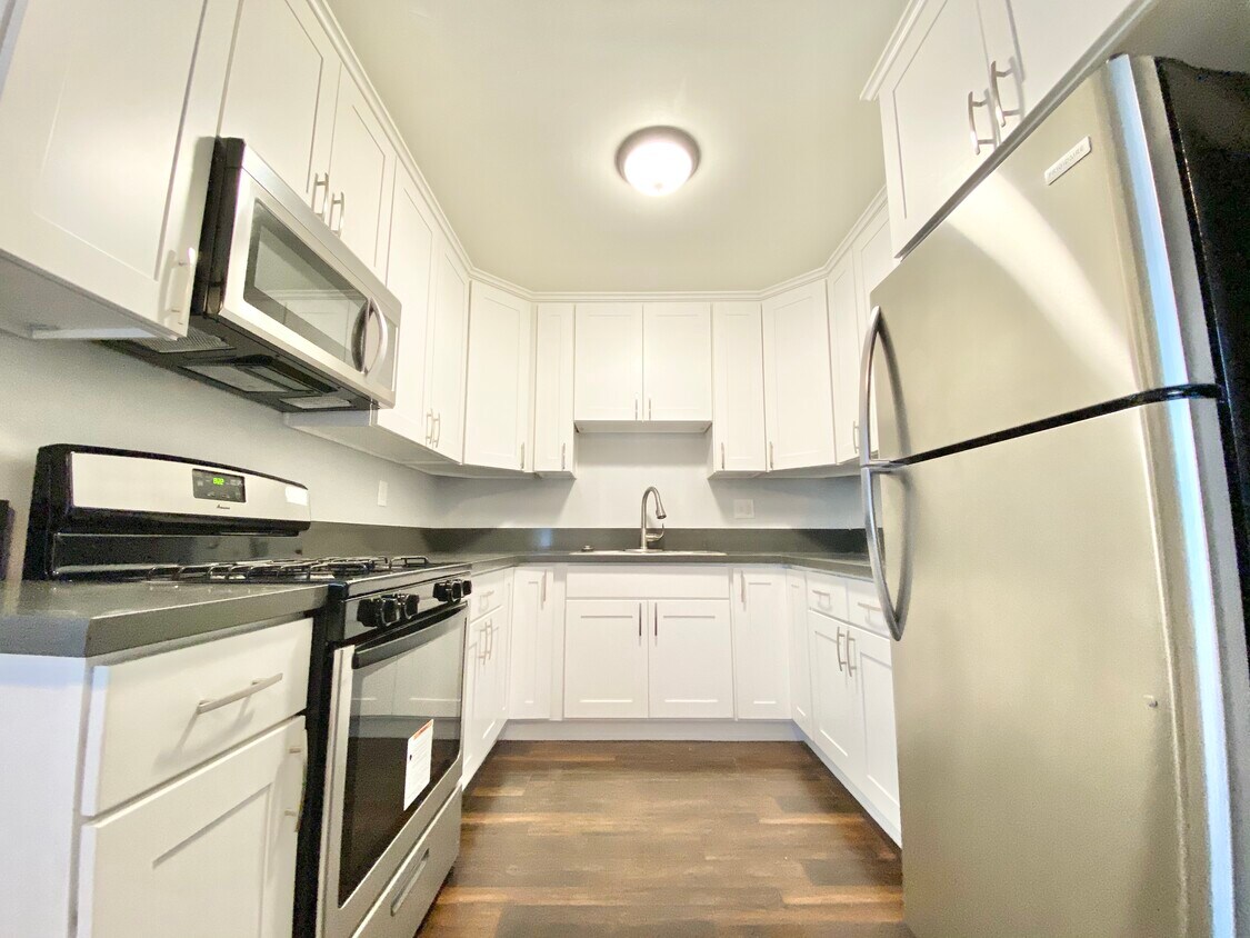 Foto principal - 1256 Tamarind Ave