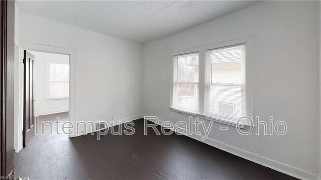 Foto del edificio - 12633 Edmonton Ave