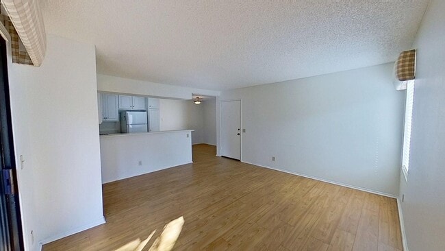 Building Photo - 13801 Shirley St