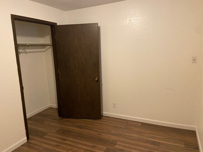 Foto del edificio - 2821 Roma Ln