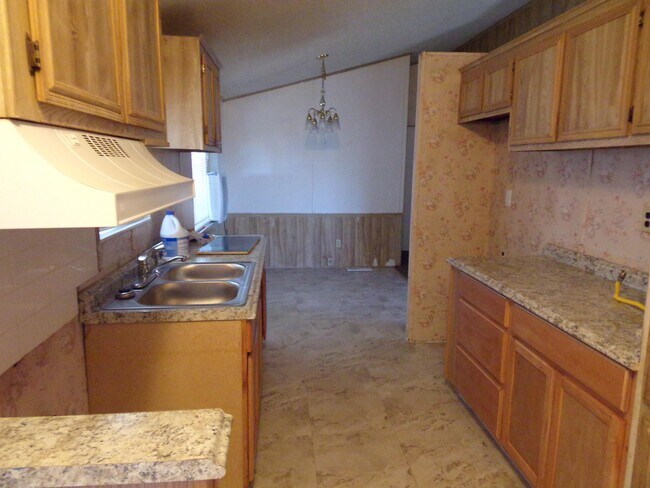 Building Photo - 21841 Mesquite St