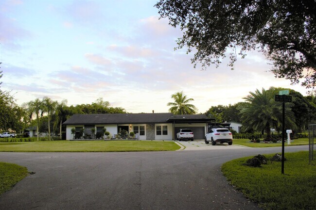 Building Photo - 2602 SW 122nd Terrace