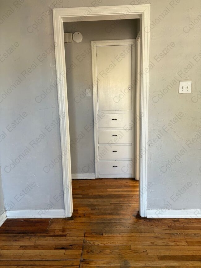 Building Photo - Cozy 3 bedroom 1.5 bathroom home.