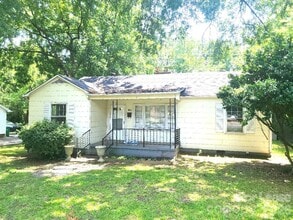 Building Photo - 206 N Cloudman St
