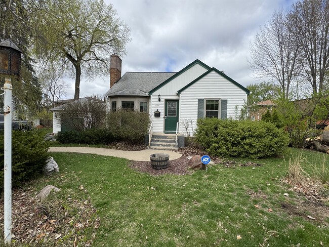 Building Photo - 6324 Pillsbury Ave S