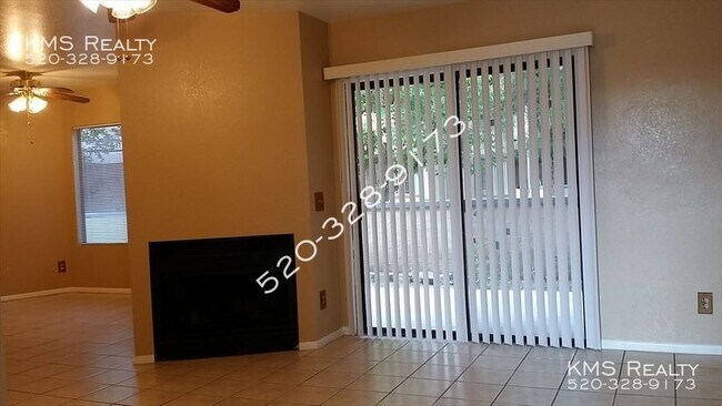 Foto del edificio - Two bedroom One Bath Condo (OWNER / AGENT)
