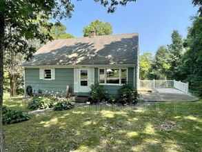 Building Photo - 46 Watrous Ave
