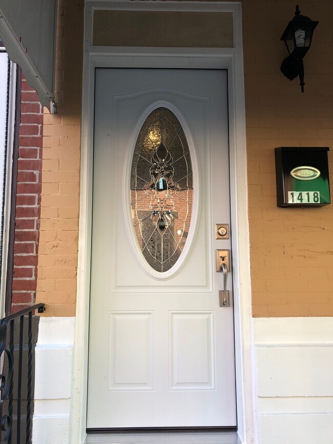 Foto del edificio - 1418 N Hollywood St