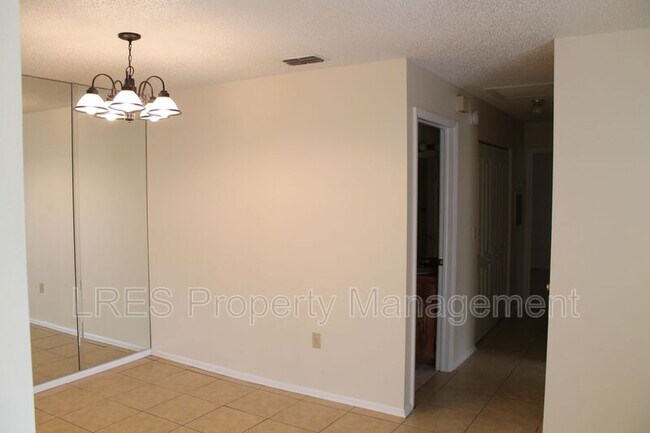 Building Photo - 4692 Pheasant Run Dr