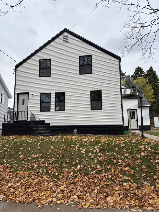 Building Photo - 1216 Hamilton St