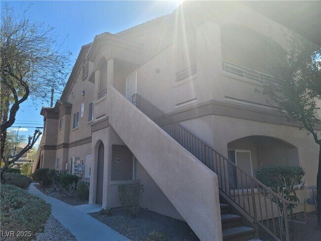 Foto del edificio - 5750 E Hacienda Ave
