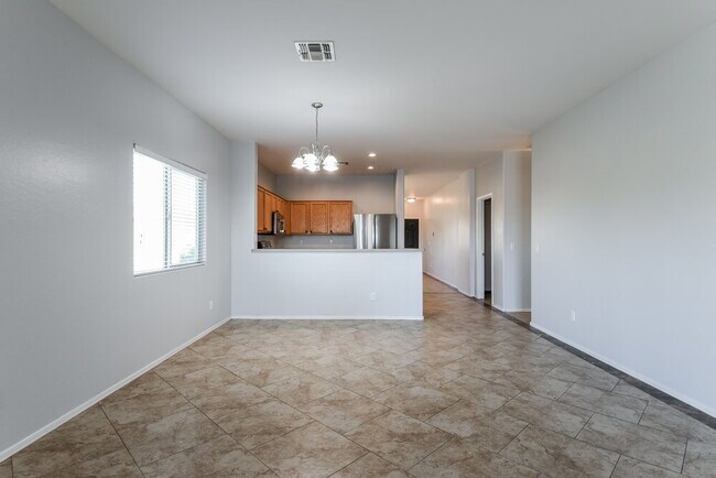 Foto del edificio - 3761 W Eastman Ct