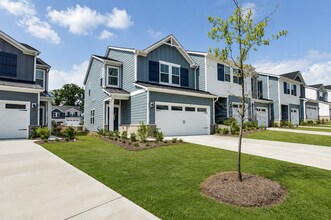 Building Photo - 266 Tiger Lily Dr