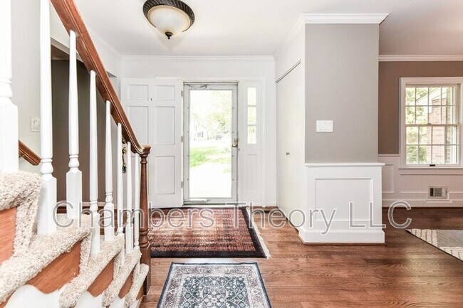 Foto del edificio - 8504 Shadeway Pl