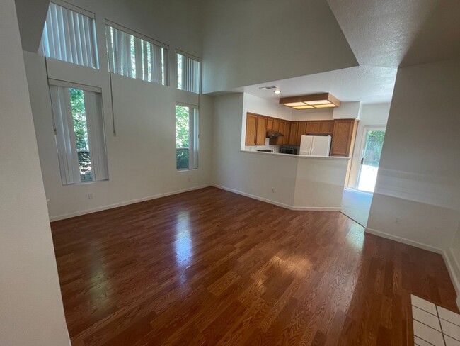 Foto del edificio - Spacious Home in Mace Ranch Neighborhood D...