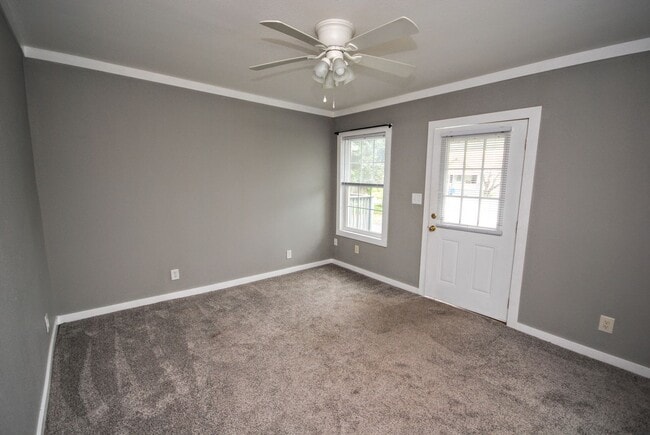 Building Photo - 505 Vine St