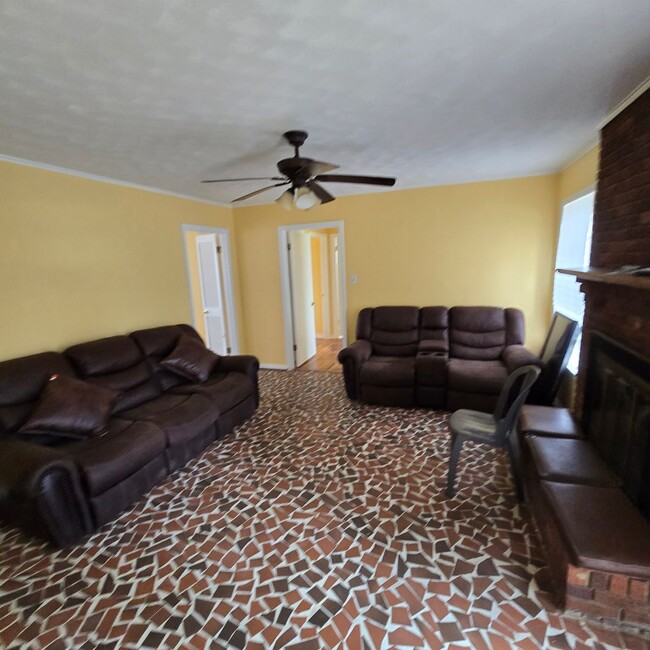 Foto del edificio - 1625 Westlawn Dr