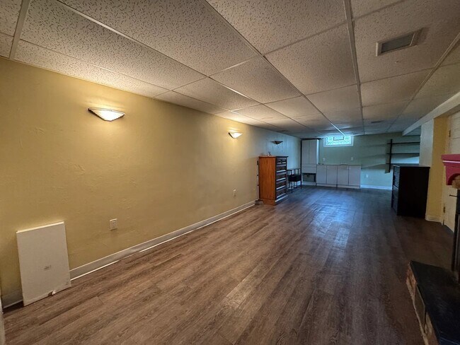 Foto del edificio - 2747 Culbertson Ave