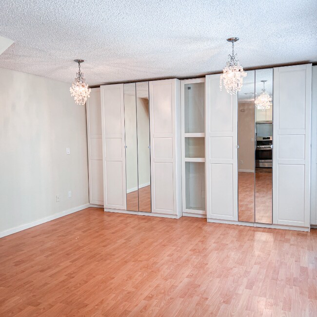 Foto del edificio - 657 W California Ave