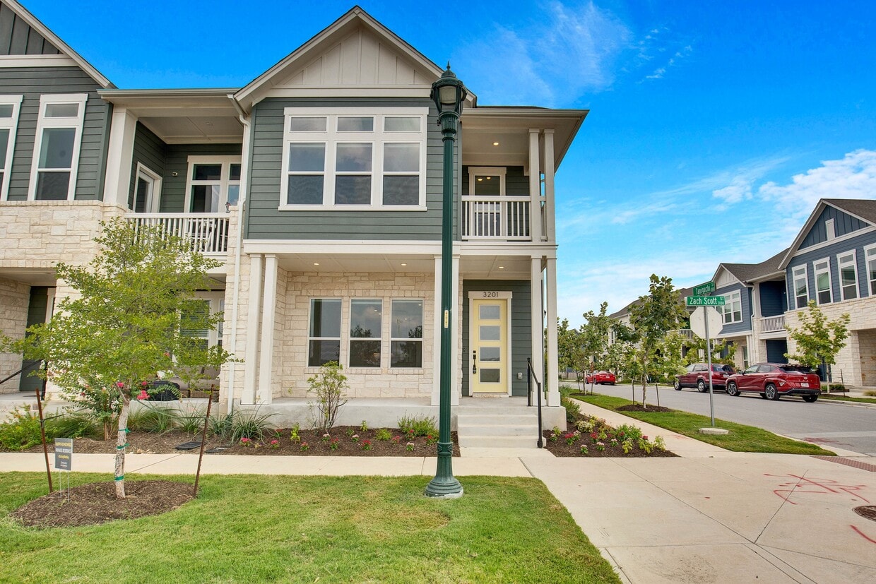Foto principal - 3201 Zach Scott St