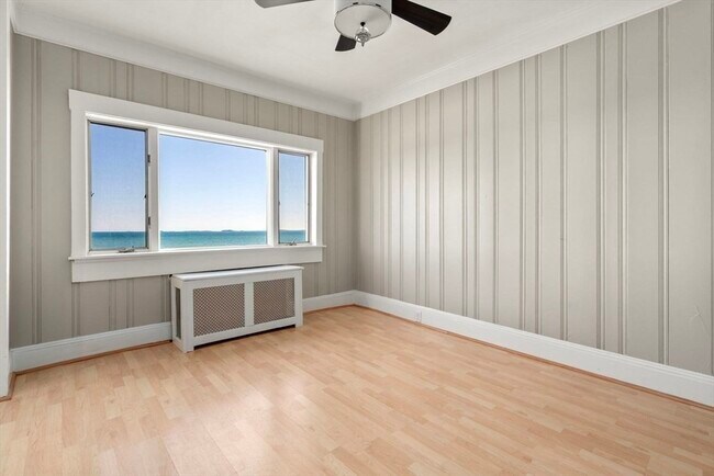 Foto del edificio - 73 Grovers Ave