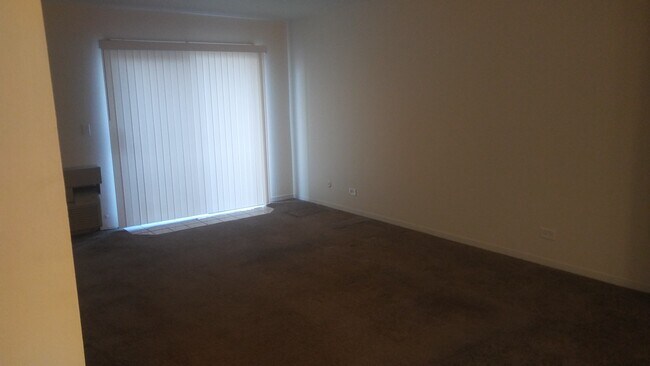 Living room - 4955 Fender Rd