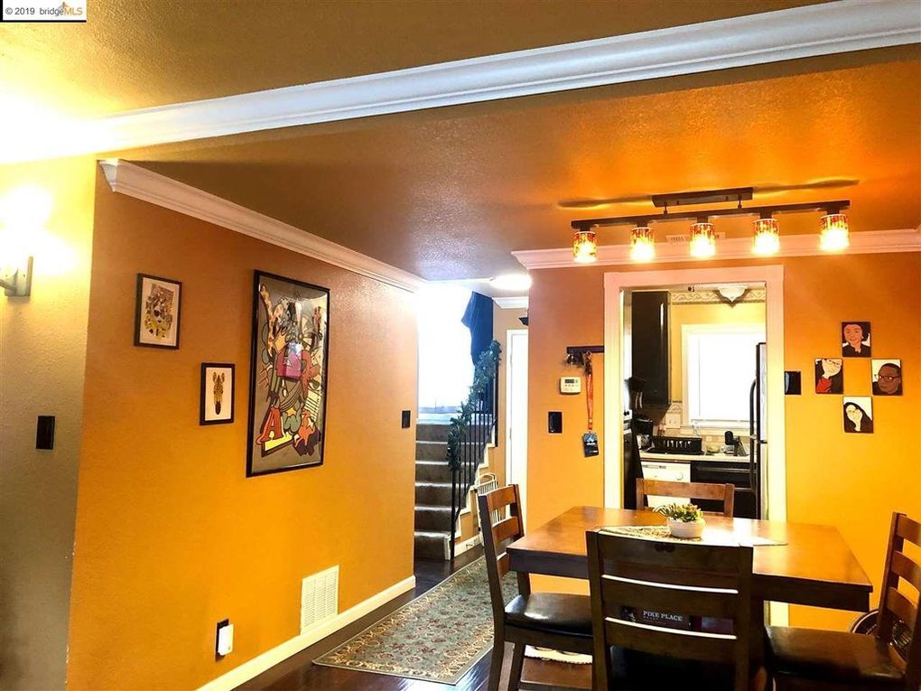 Primary Photo - 51 Meadowbrook Cir