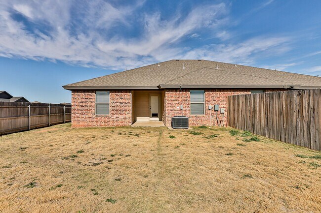 Building Photo - MM 5517 121st Street