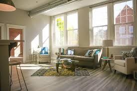 Foto del edificio - 218 E 7th St