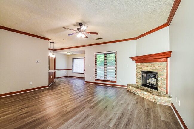Foto del edificio - 7182 Golden Oaks Loop E