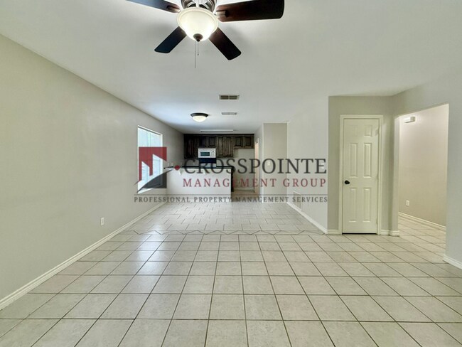 Foto del edificio - Tour Today! 2 Bedroom 2 Bathroom Duplex!