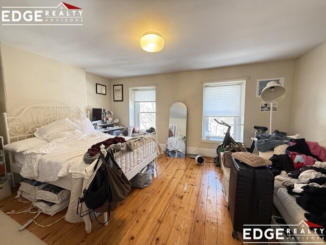 Building Photo - 2 Woodmont St