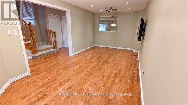 Photo du bâtiment - 2031 Lumberman Ln