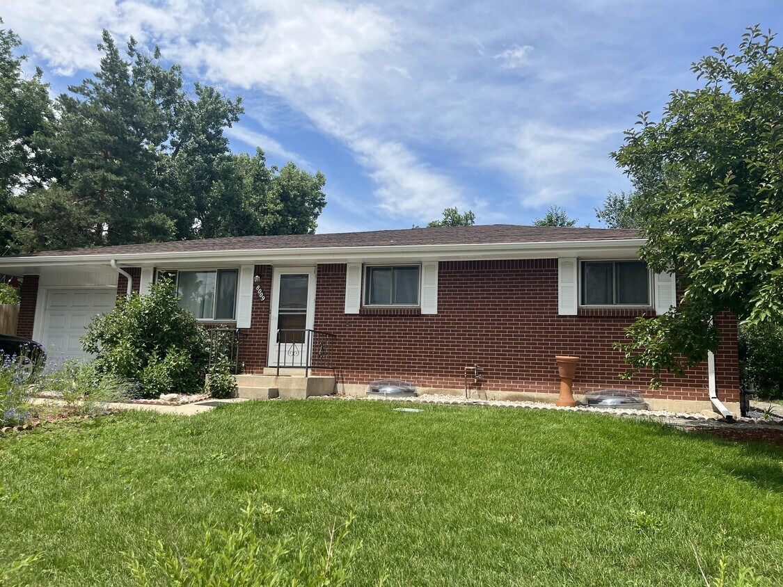 Primary Photo - 8009 W 64th Ave