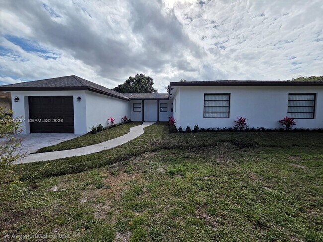 Building Photo - 4360 NW 13th Ct