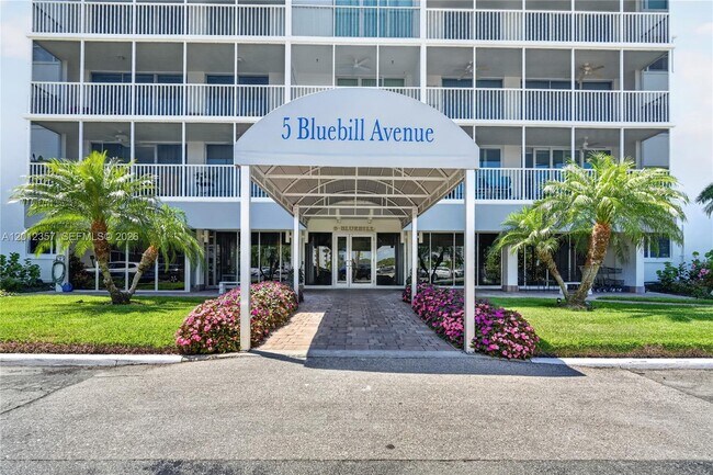 Foto del edificio - 5 Bluebill Ave