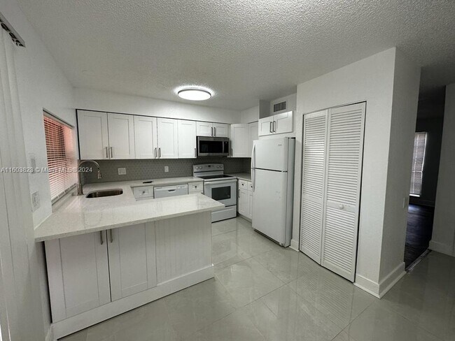 Building Photo - 4409 Treehouse Ln